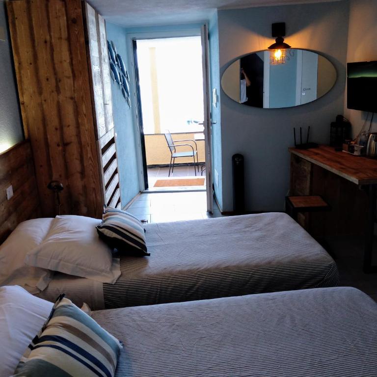 La Calata - Camera Matrimoniale o Doppia con Letti Singoli con Vista Mare e Balcone - 3