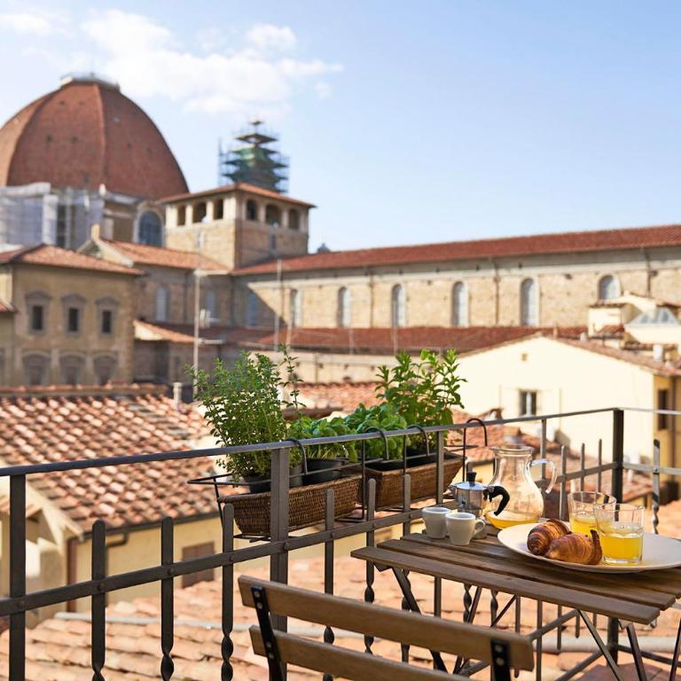 Great Apts Few Steps to The Duomo - Appartamento con Balcone - 9