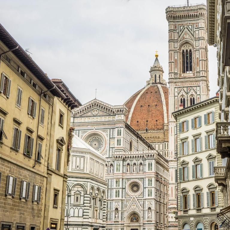 Great Apts Few Steps to The Duomo - Appartamento Standard - 5
