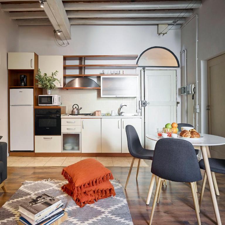 Great Apts Few Steps to The Duomo - Appartamento Standard - 8