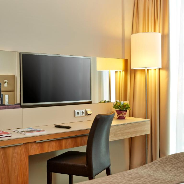 H4 Hotel München Messe - Superior Doppel- oder Zweibettzimmer - 5