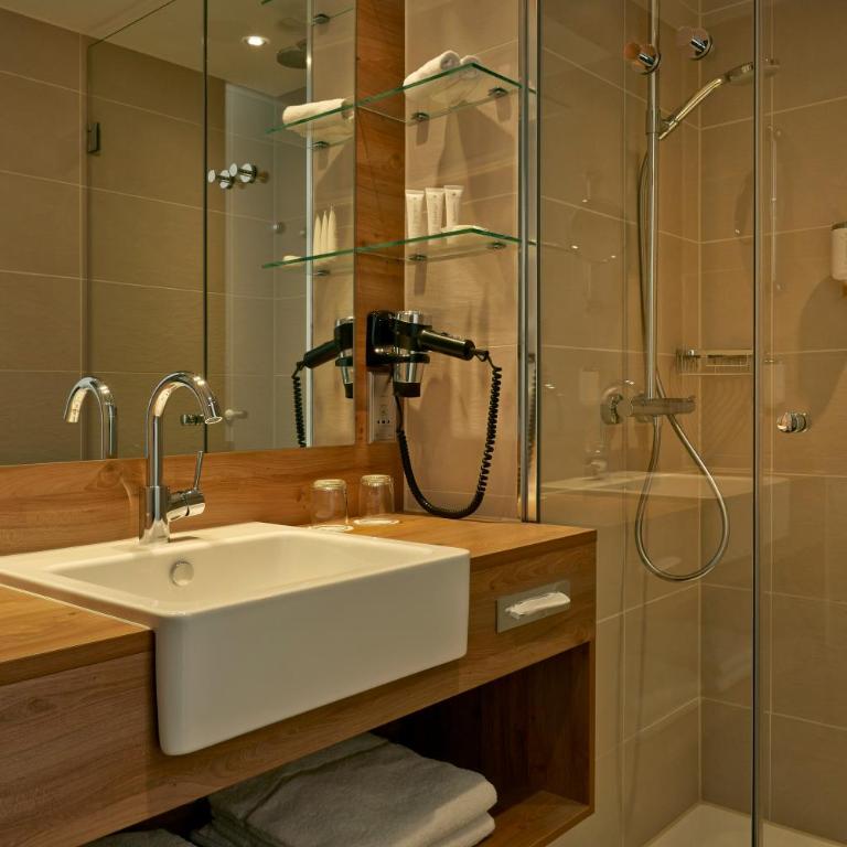 H4 Hotel München Messe - Superior Doppel- oder Zweibettzimmer - 10