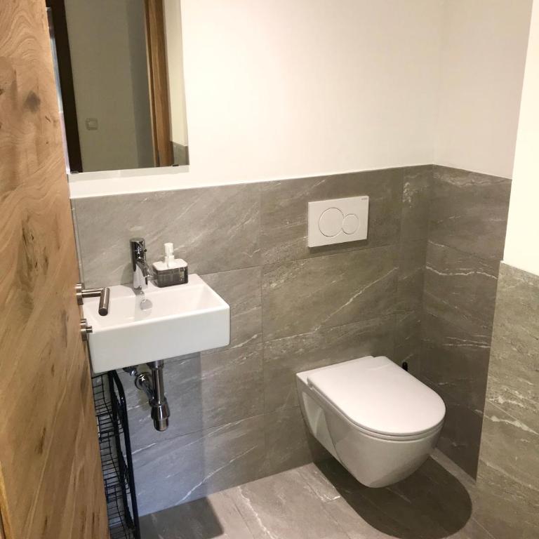 Landhaus Barbara - Two-Bedroom Apartment with Shower - 10