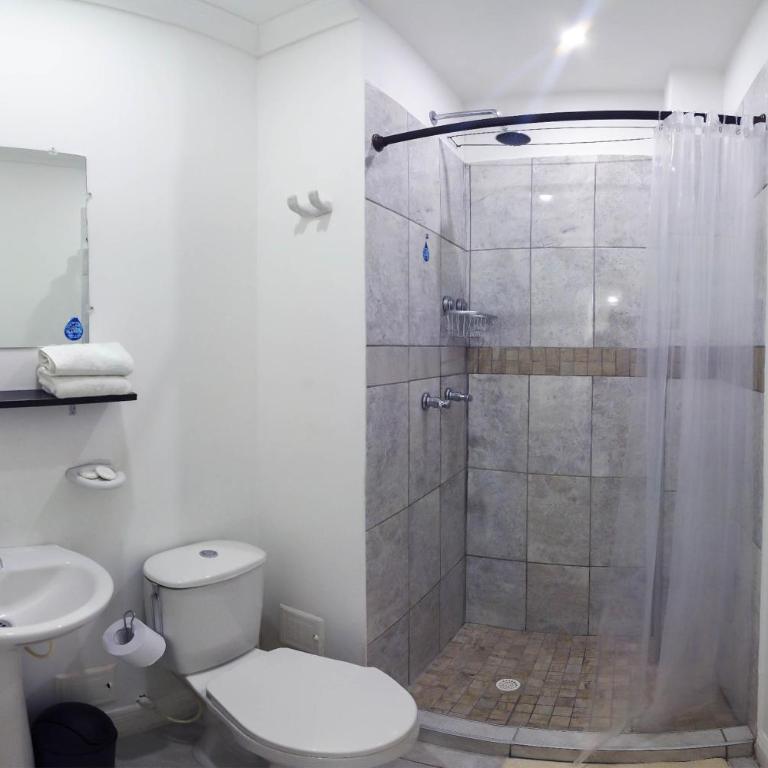 Hotel Las Lunas - Habitación Cuádruple con ducha - 5