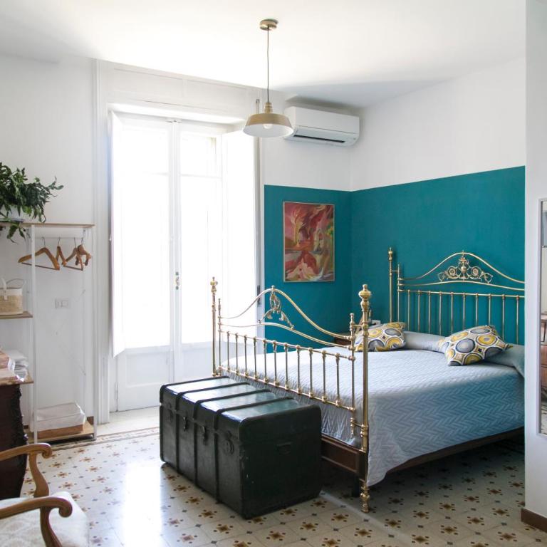 A Casa di Nina Guest House - Family Room with Private Bathroom - 1