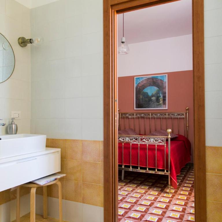 A Casa di Nina Guest House - Double Room with Private Bathroom - 4