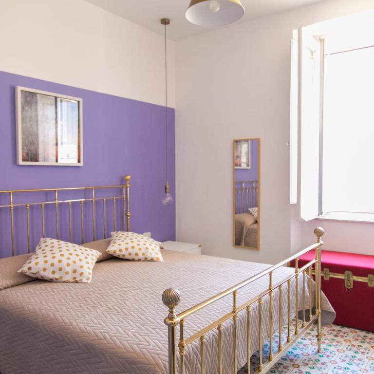 A Casa di Nina Guest House - Family Room with Private Bathroom - 1