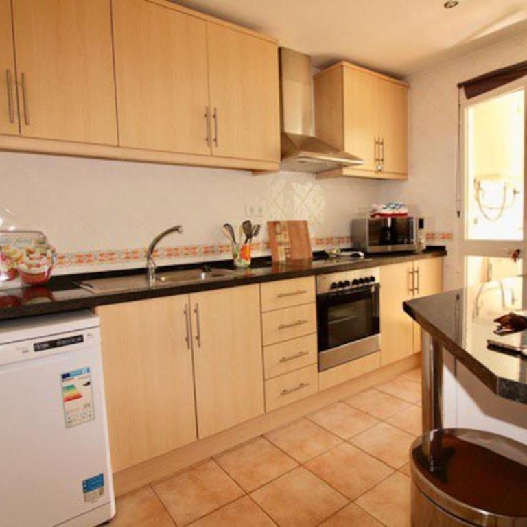 PUERTO ESTEPONA - Apartamento con vistas al mar - 25