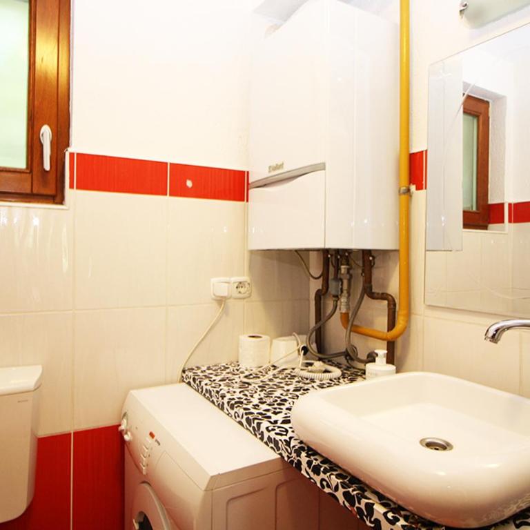 Beautiful View Of Sarajevo Center - Apartment with Garden View - 11