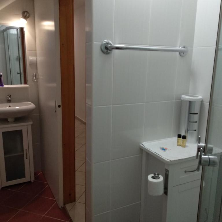Apartment Kumbor - Two-Bedroom Apartment with Balcony and Sea View - 10