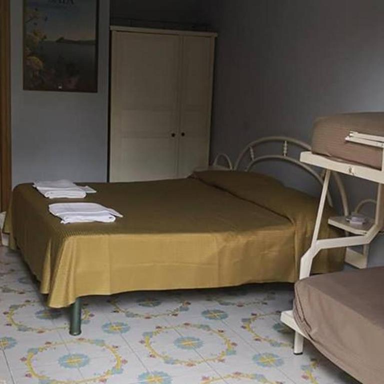 Villaggio "Camping Pompei" Bungalow - Camera Matrimoniale - 5