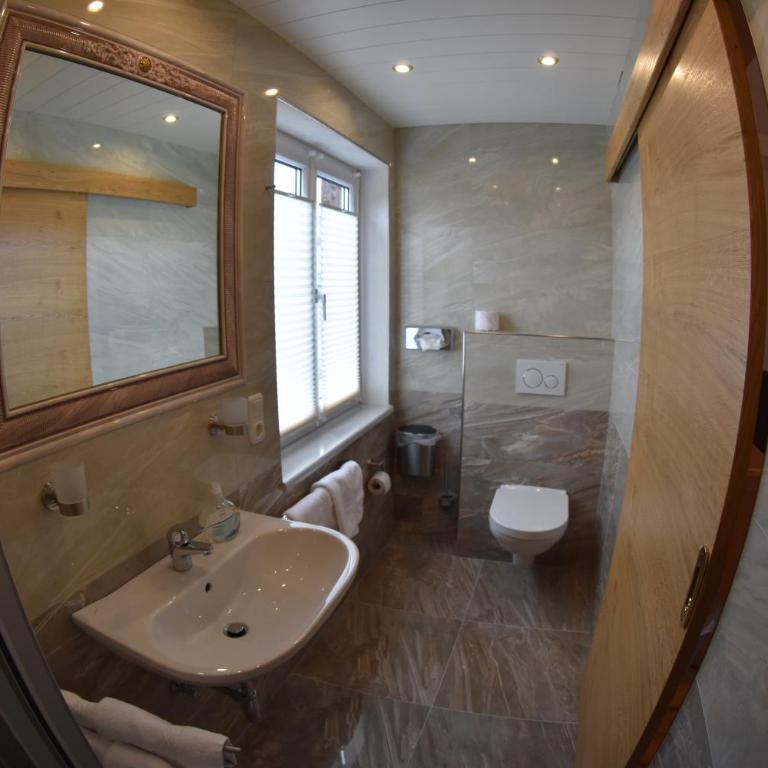 Seebär Velden - Doppelzimmer mit Balkon - 11