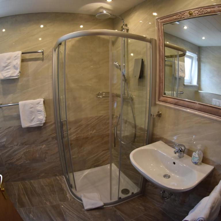Seebär Velden - Doppelzimmer mit Balkon - 7