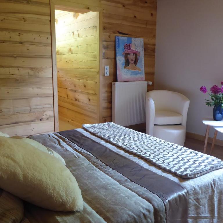 Chambre d'hôtes l'Aire du temps Savoyard - Chambre Double avec Salle de Bains Privative - 3
