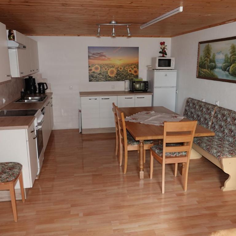 Ferienwohnung Grießer - Apartment mit 3 Schlafzimmern - Nebengebäude - 1. Etage - 11