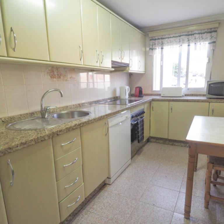 Casa Baelo - 3 Bedroom Apartment - New Bathroom - Central Tarifa Near Old Town & Beaches - Apartamento de 3 dormitorios - 11