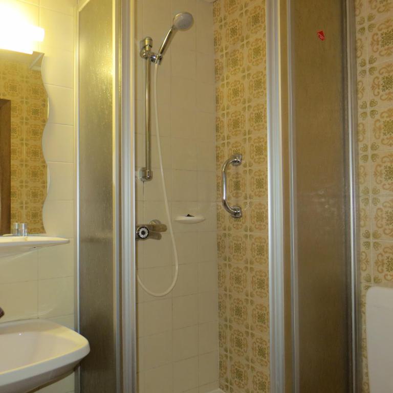 Garni Haus Jagerwirt - Standard Double Room with Balcony - 4