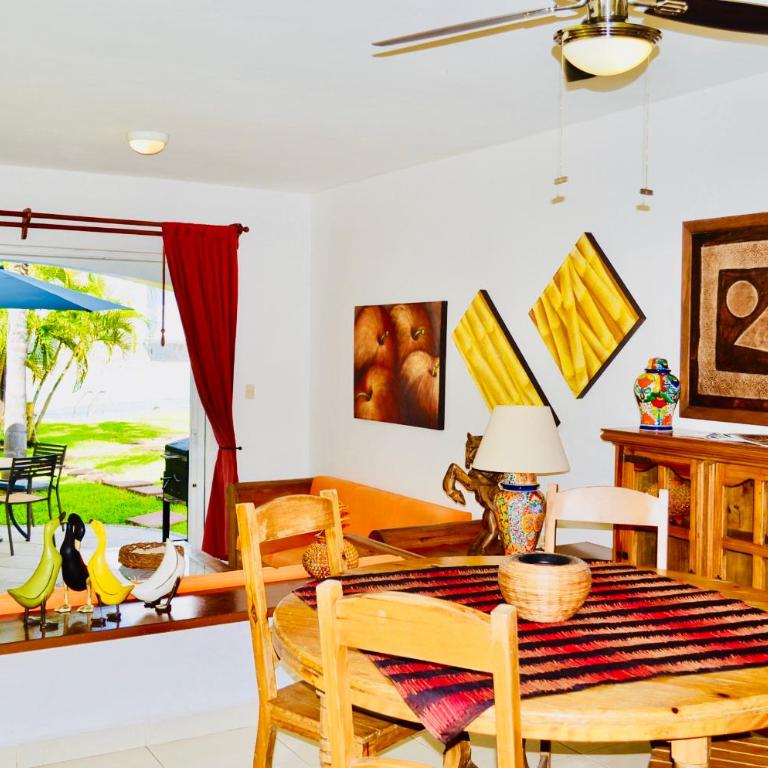 Deluxe Family Budget Balcony Room with Pool Playacar Ii - Family Room - 31