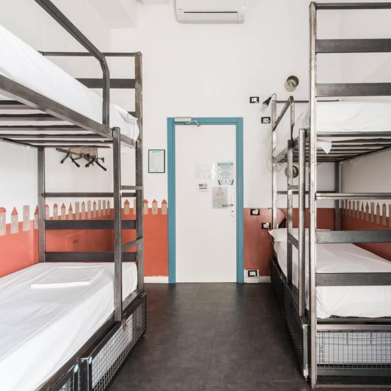 Madama Hostel & Bistrot - Posto Letto in Dormitorio Misto con 4 Letti - 4