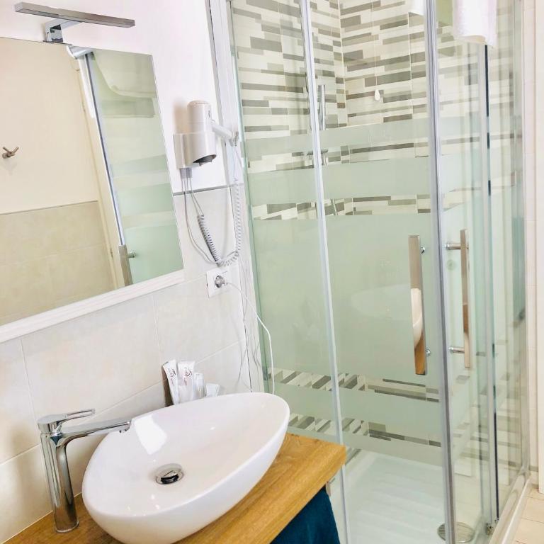 Bardilio Luxury Rooms - Double Room with Private Bathroom - 28