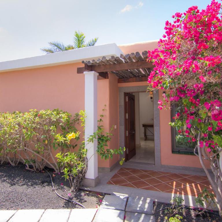 HomeForGuest SALOBRE GOLF VILLA, POOL, BBQ, WIFI, STUNNING VIEWS - Deluxe Villa - 35