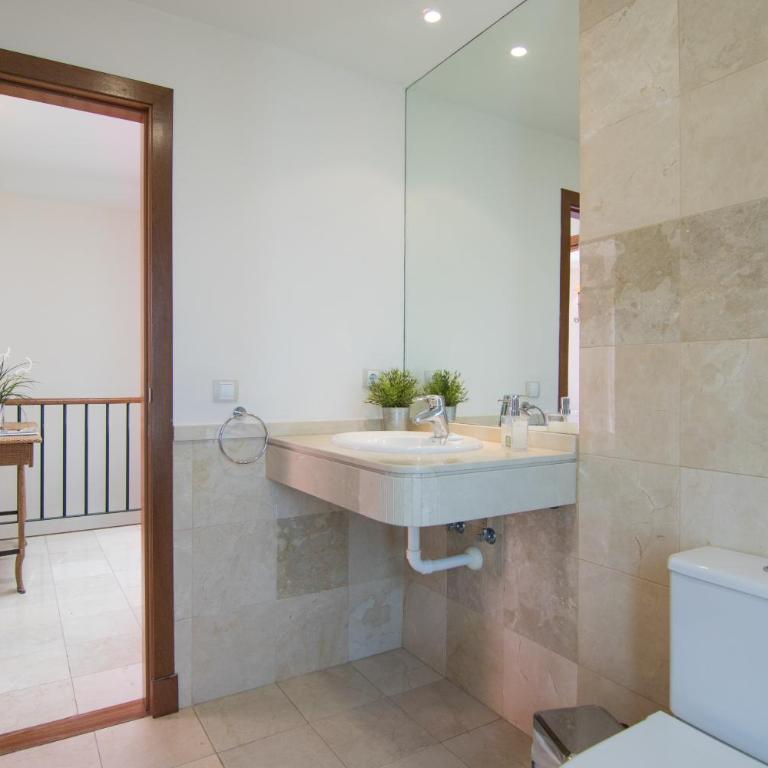 HomeForGuest SALOBRE GOLF VILLA, POOL, BBQ, WIFI, STUNNING VIEWS - Deluxe Villa - 26