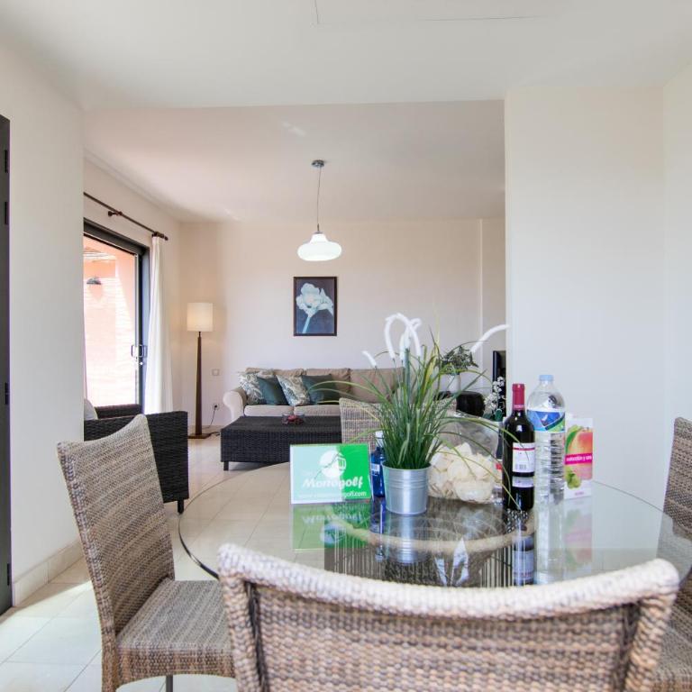 HomeForGuest SALOBRE GOLF VILLA, POOL, BBQ, WIFI, STUNNING VIEWS - Deluxe Villa - 13