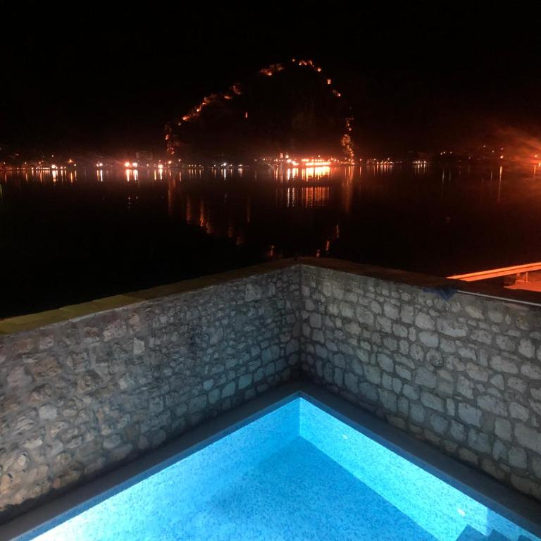 Large Luxury Waterfront Villa 500 square meters with Private Pool and Private Beach for 14 People,PS5,Imac 27",WIFI 7 - Villa with Private Pool - 16