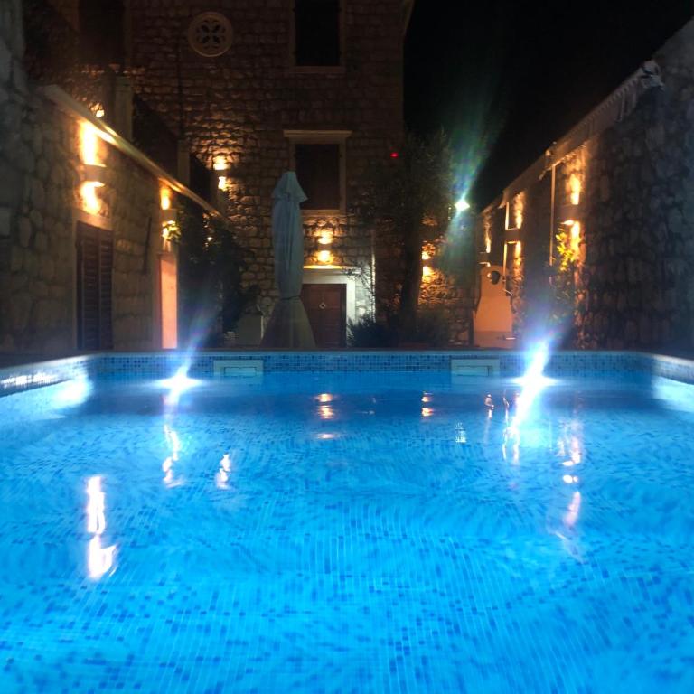 Large Luxury Waterfront Villa 500 square meters with Private Pool and Private Beach for 14 People,PS5,Imac 27",WIFI 7 - Villa with Private Pool - 11