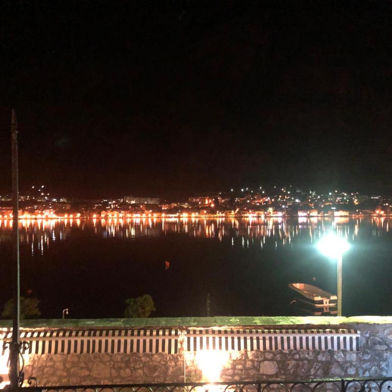 Large Luxury Waterfront Villa 500 square meters with Private Pool and Private Beach for 14 People,PS5,Imac 27",WIFI 7 - Villa with Private Pool - 18