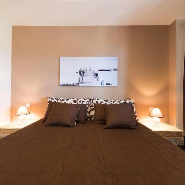 5 min walk from Yumbo! 517 - One-Bedroom Apartment - 14