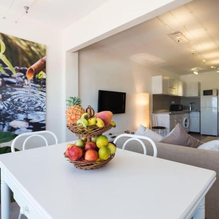 5 min walk from Yumbo! 517 - One-Bedroom Apartment - 4