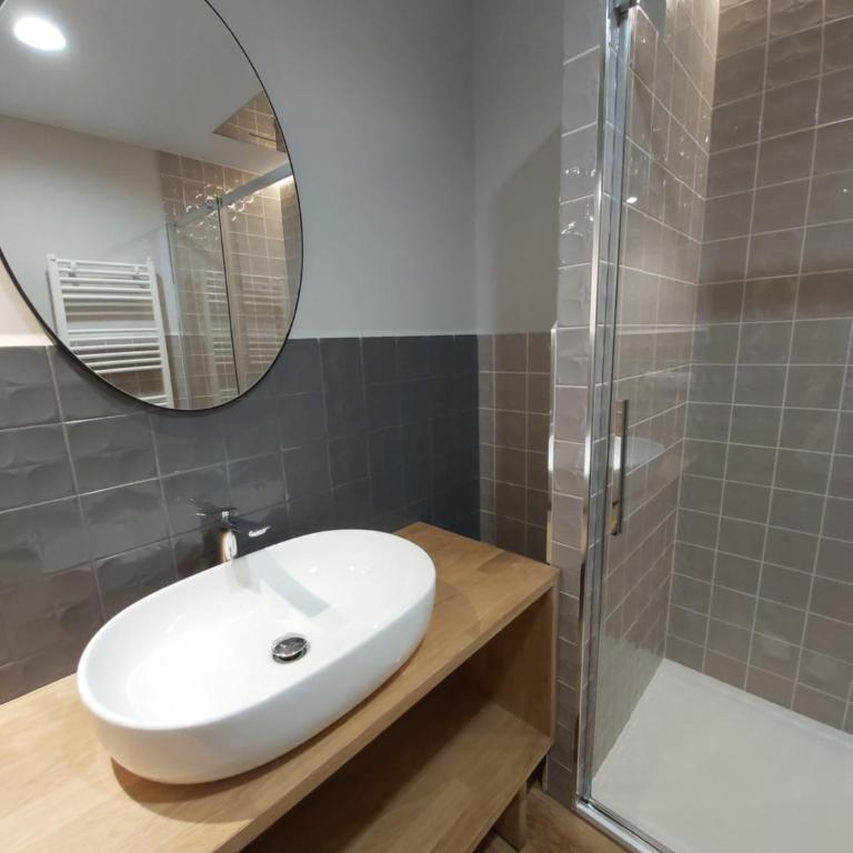 Habital Suites - Camera King Deluxe - 17