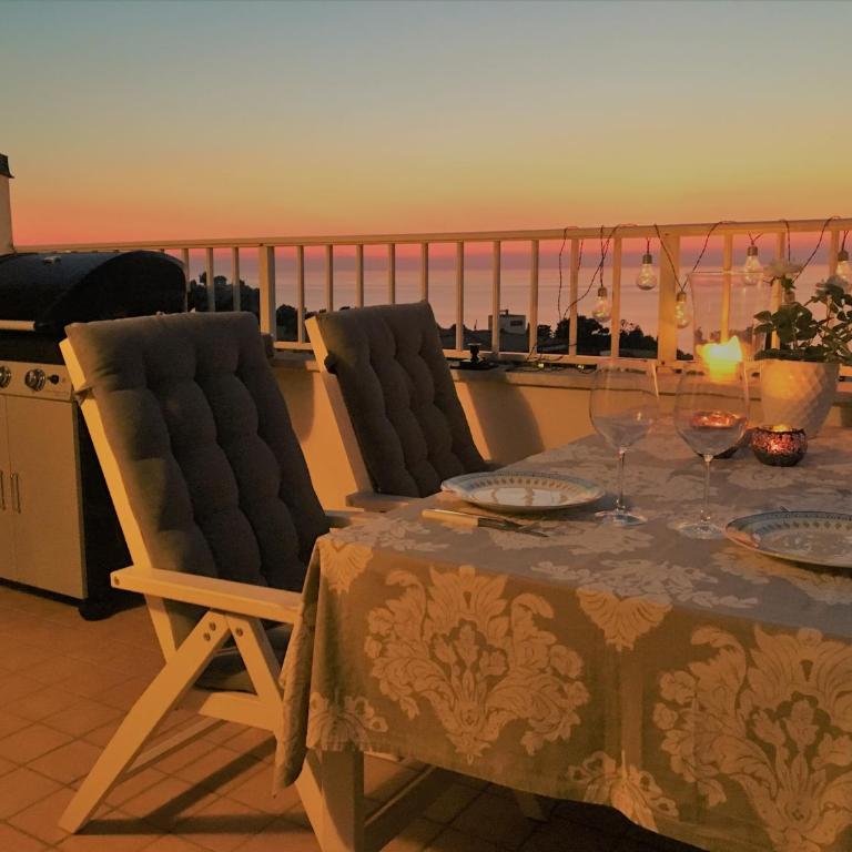 Apartment With Sea View - Two-Bedroom Apartment with Sea View - 8