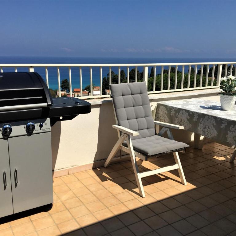 Apartment With Sea View - Two-Bedroom Apartment with Sea View - 3