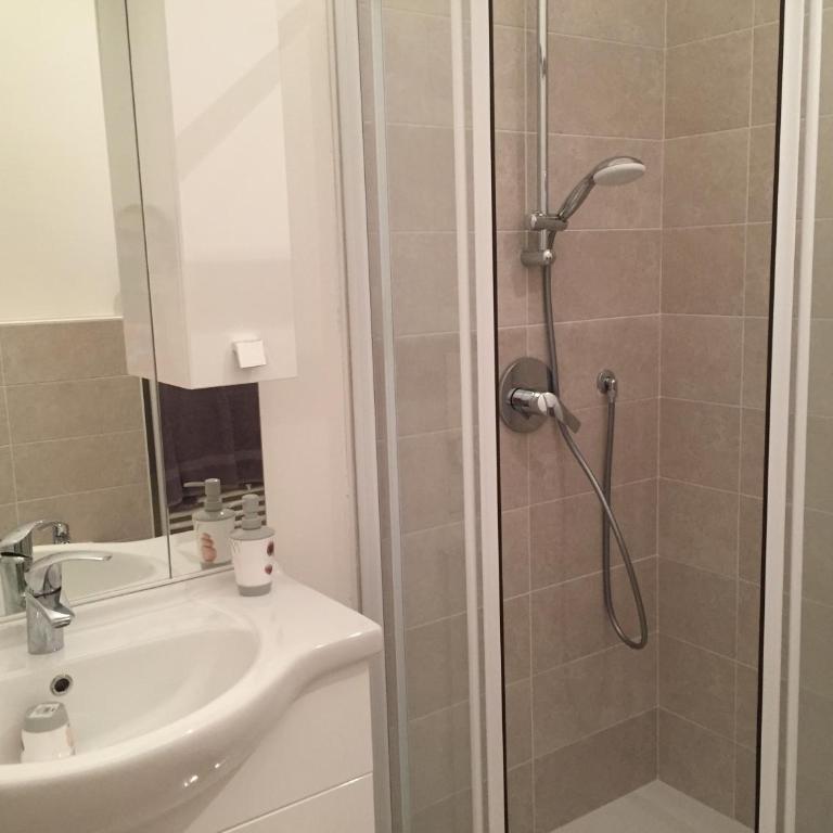 Il Cortile Como Single & Double Room in apartment NO HOTEL - Camera Singola - 8
