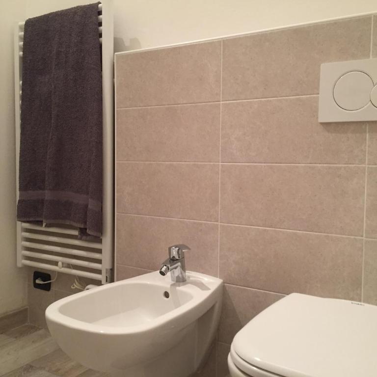 Il Cortile Como Single & Double Room in apartment NO HOTEL - Camera Singola - 6
