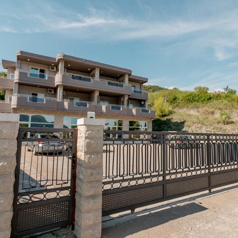 Apartmani Beko - Apartment with Sea View - 11