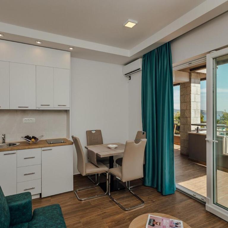 Apartmani Beko - Apartment with Sea View - 1