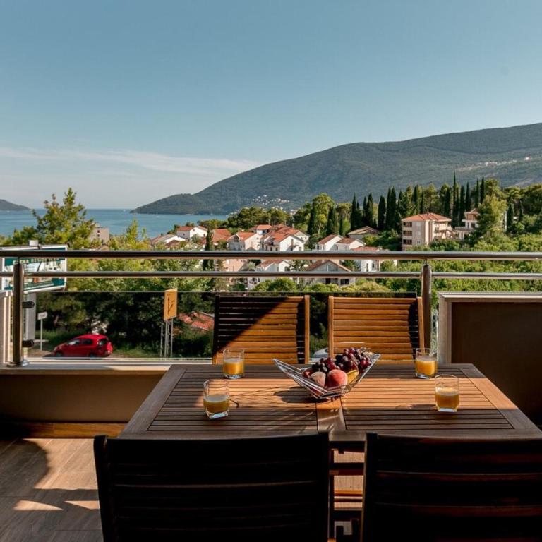Apartmani Beko - Apartment with Sea View - 9