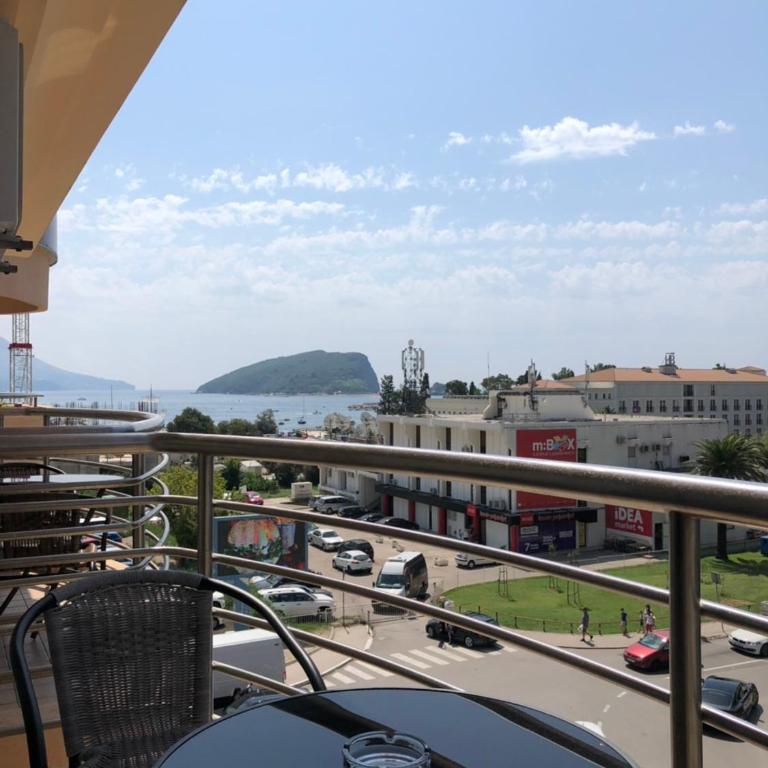 City M - Apartment with Sea View - 23