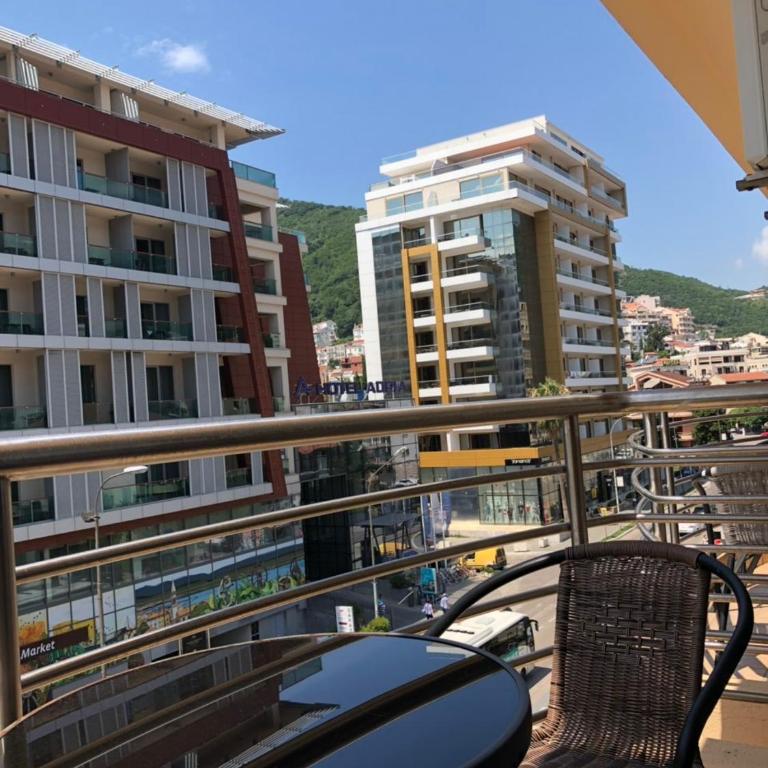 City M - Apartment with Sea View - 22