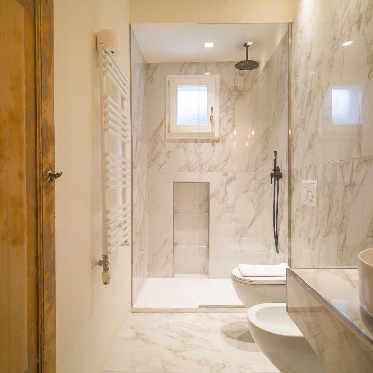 Luxury Apartment in Palazzo Spada - Appartamento con 2 Camere da Letto e Balcone - 3