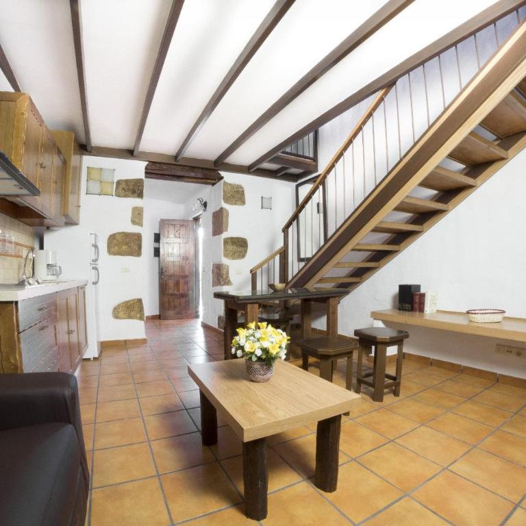 Vivelorural casa Tunte 3, BBQ y terraza - Apartment - 10