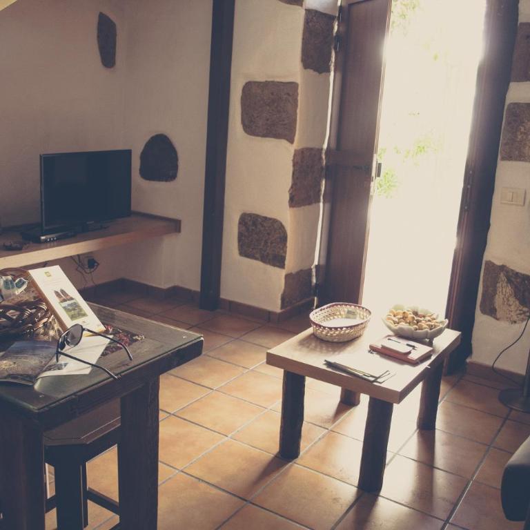 Vivelorural casa Tunte 3, BBQ y terraza - Apartment - 8
