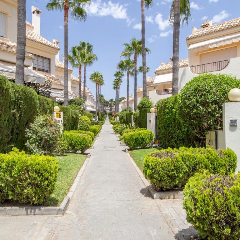 STYLISH TOWNHOUSE IN BEACHFRONT COMPLEX - Casa de 3 dormitorios - 11