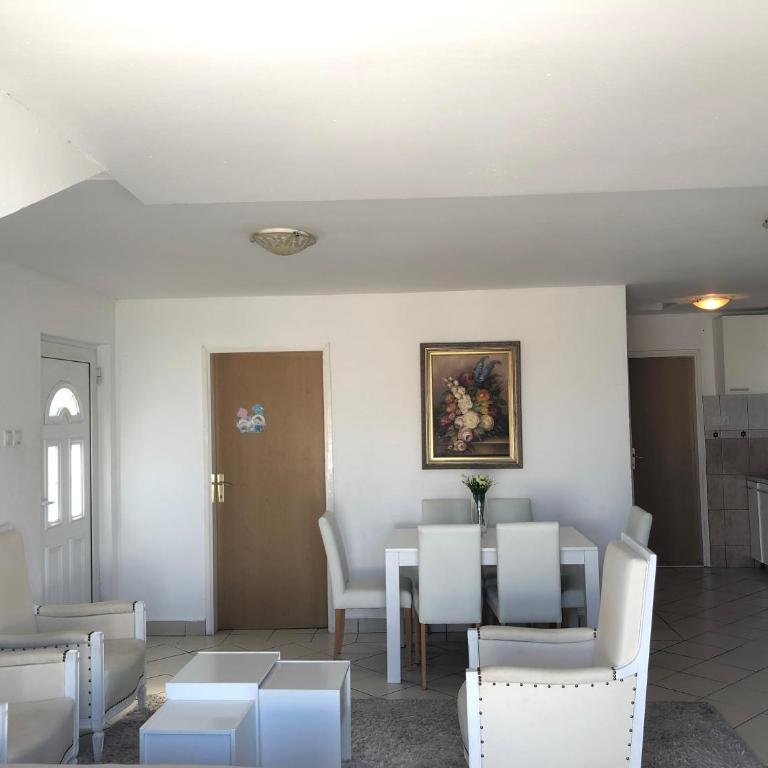 Veselinka Apartments & Rooms - Apartment with Sea View - 11