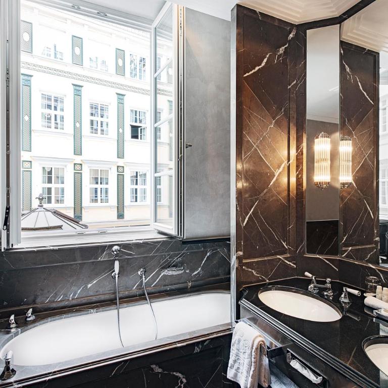 Hotel Bayerischer Hof - The Leading Hotels of the World - Superior Double Room - 1