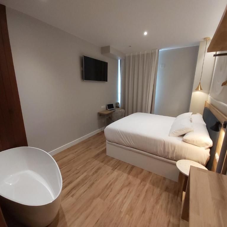 Habital Suites - Camera Matrimoniale Deluxe con Vasca - 5