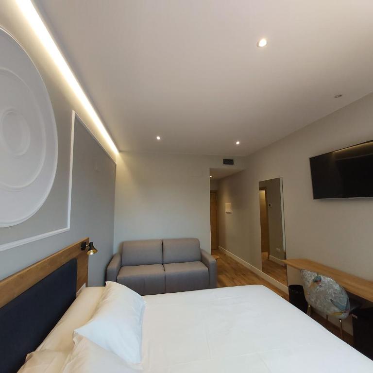 Habital Suites - Camera King Deluxe - 15
